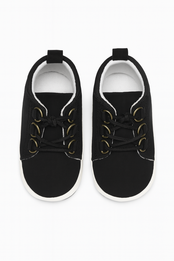 Classic low top sneakers