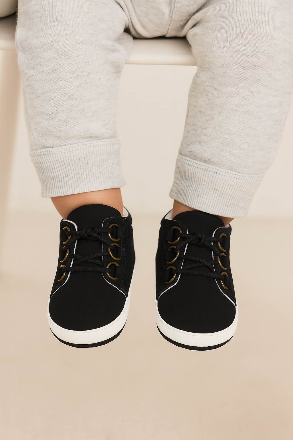 Classic low top sneakers